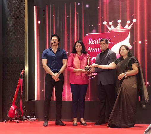 Womnder women-Realiestic award2020